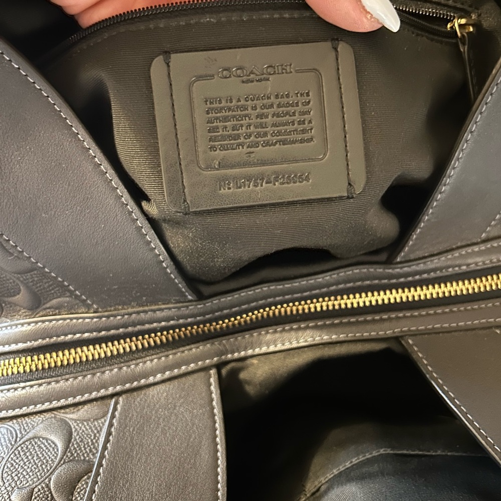 Coach Embossed Lexy shoulder Bag in beautiful black leather - Picture 13 of 17